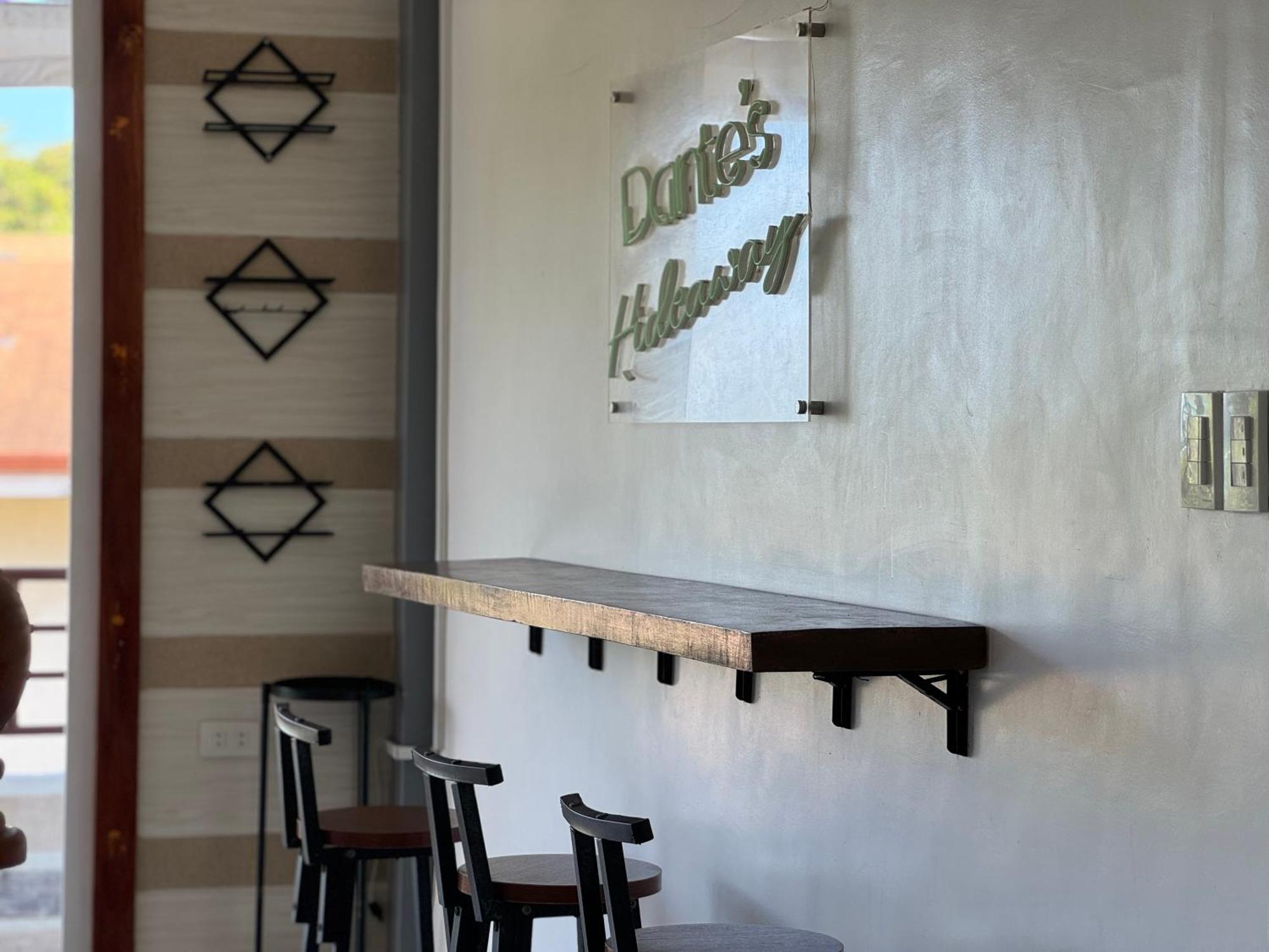 Guest house Dante's Hideaway *